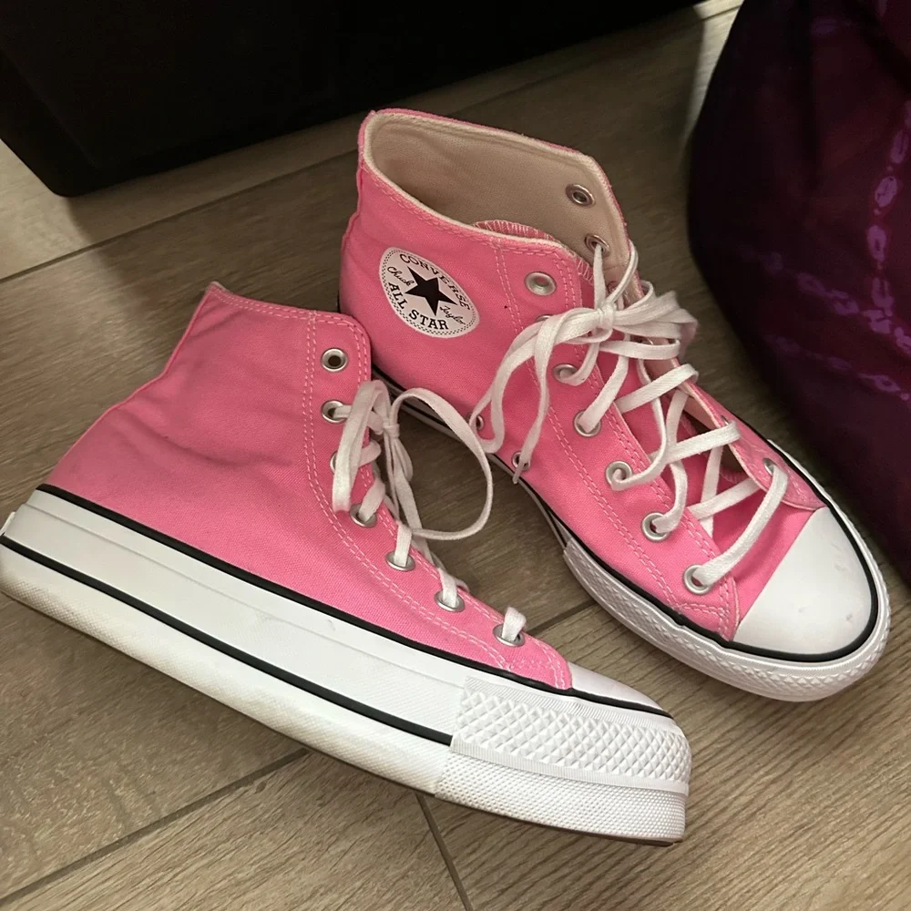 Platform Converse Pink High Top Chuck Taylor - Great Condition - Picture 1 of 7